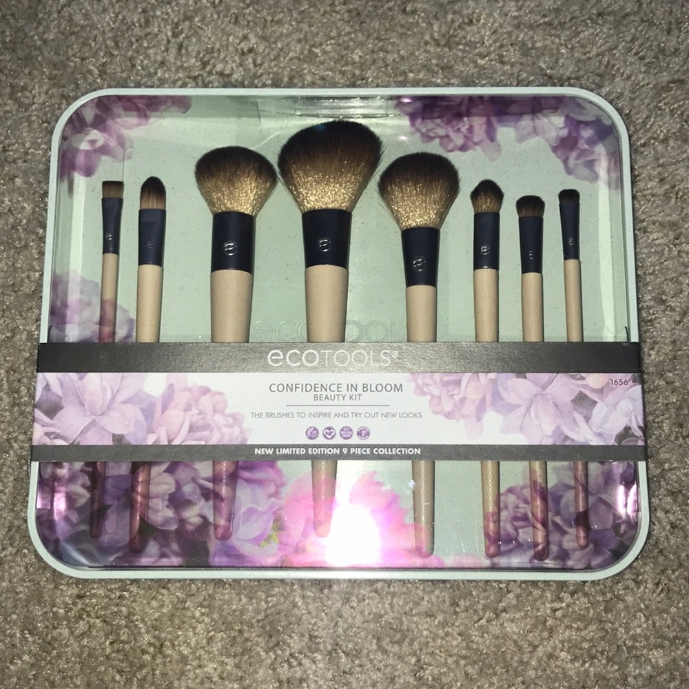 Ecotools confidence in bloom beauty kit